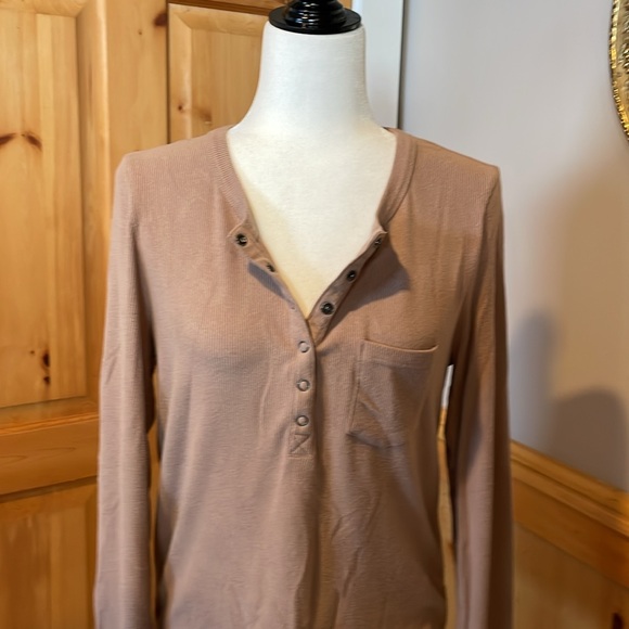 Woman’s long sleeve warm Tee - Picture 6 of 9